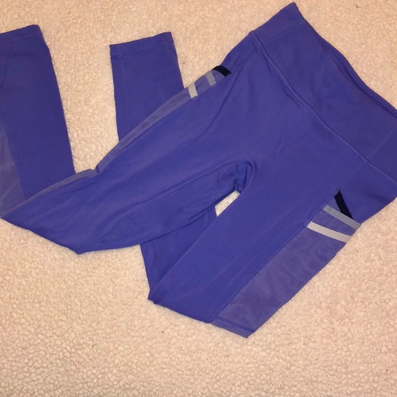 Fabletics Trinity Mid-Rise Pocket 7/8 multi pocket mesh inset - Picture 7 of 7